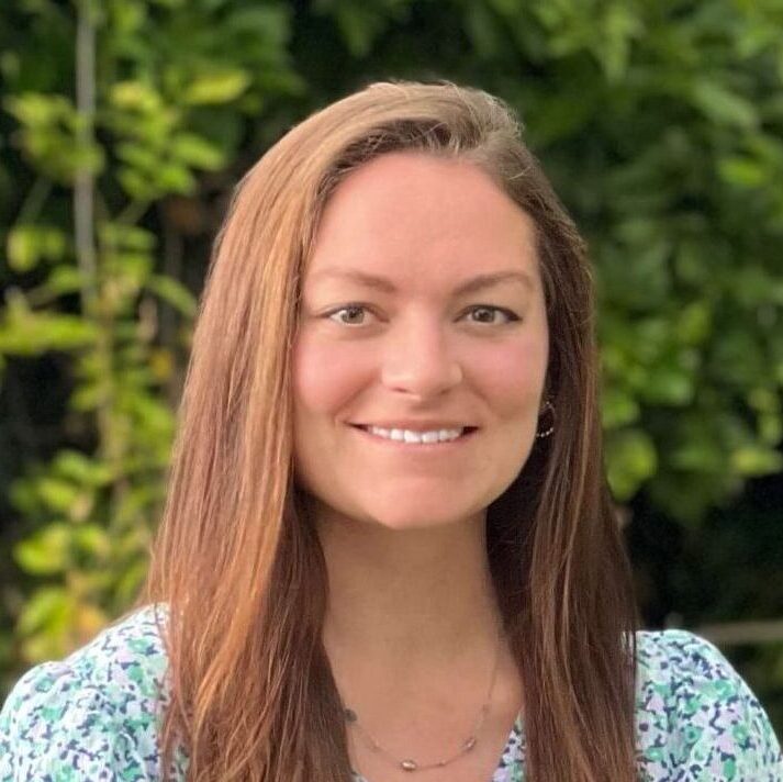 Headshot of Dr. Rachel Bayles.